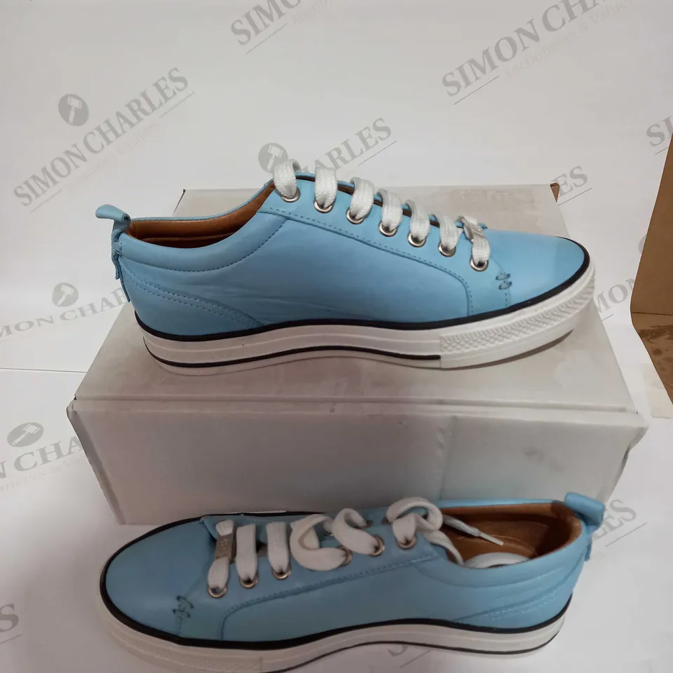 MODA IN PELLE BLUE LACED TRAINERS - SIZE 4.5