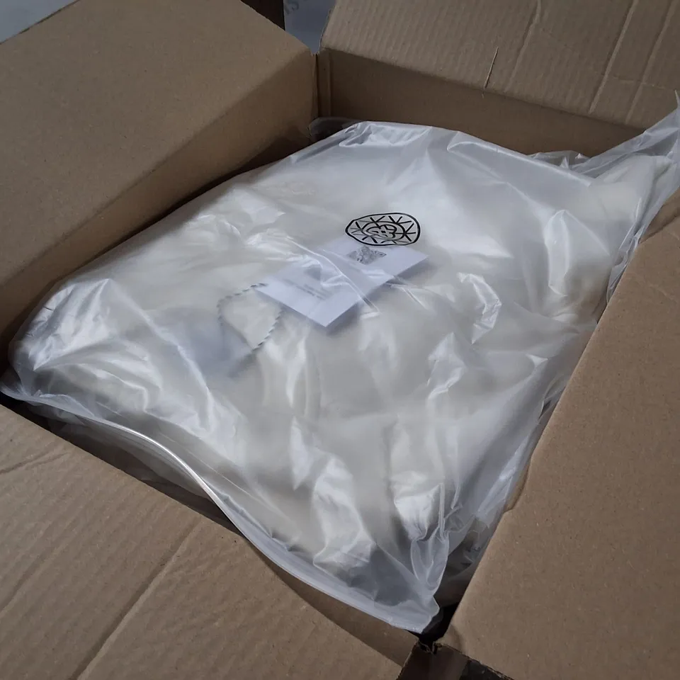 BOX CONTAINING APPROXIMATELY 8 BRASS MONKEY UNISEX SWEATSHIRT – OFF WHITE, UK M