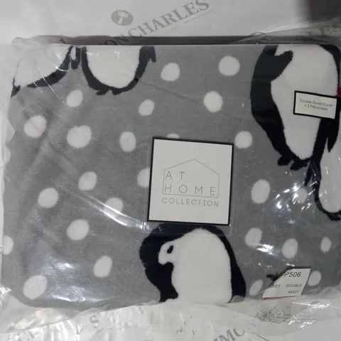 AT HOME COLLECTION DOUBLE DUVET COVER IN GREY