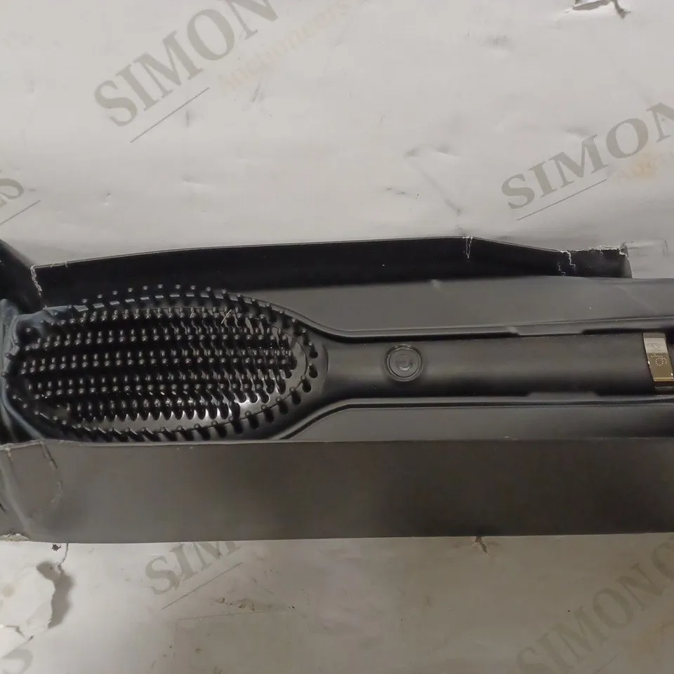 GLIDE - SMOOTHING HOT BRUSH RRP £159.99