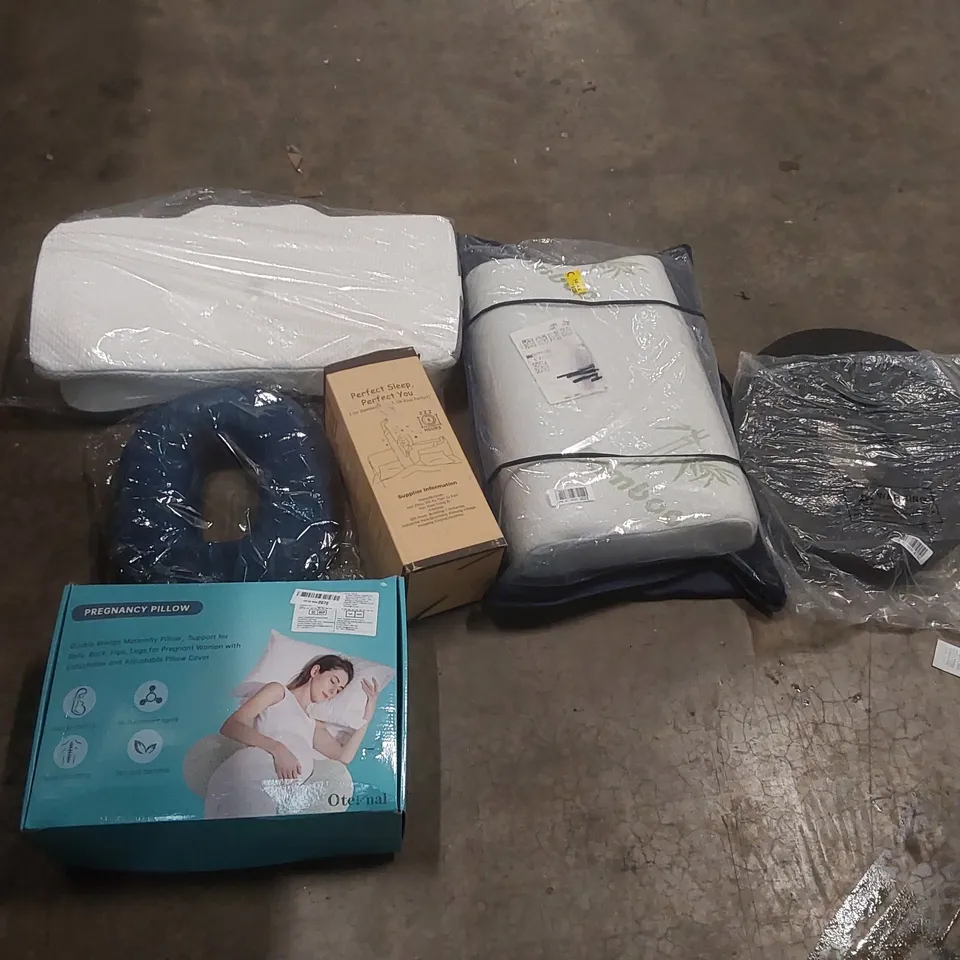 PALLET CONTAINING A VERY LARGE QUANTITY OF ASSORTED PILLOWS AND RELATED BEDDING/COMFORT PRODUCTS ECT