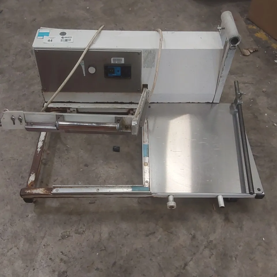 COMMERCIAL L SEALER PART