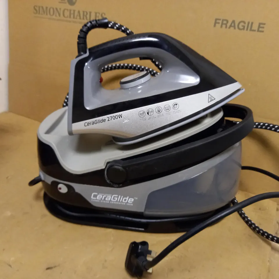 TOWER CERAGLIDE 2700W STEAM GENERATOR IRON