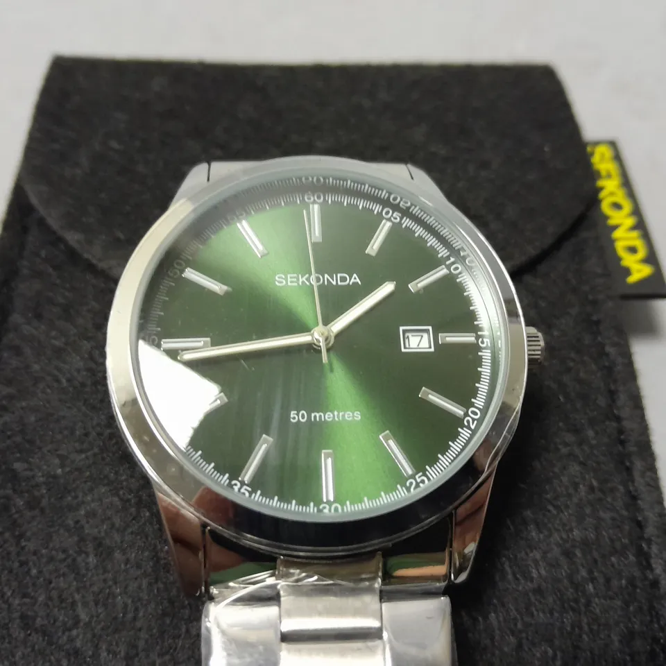 SEKONDA STAINLESS STEEL GENTS WATCH WITH GREEN FACE
