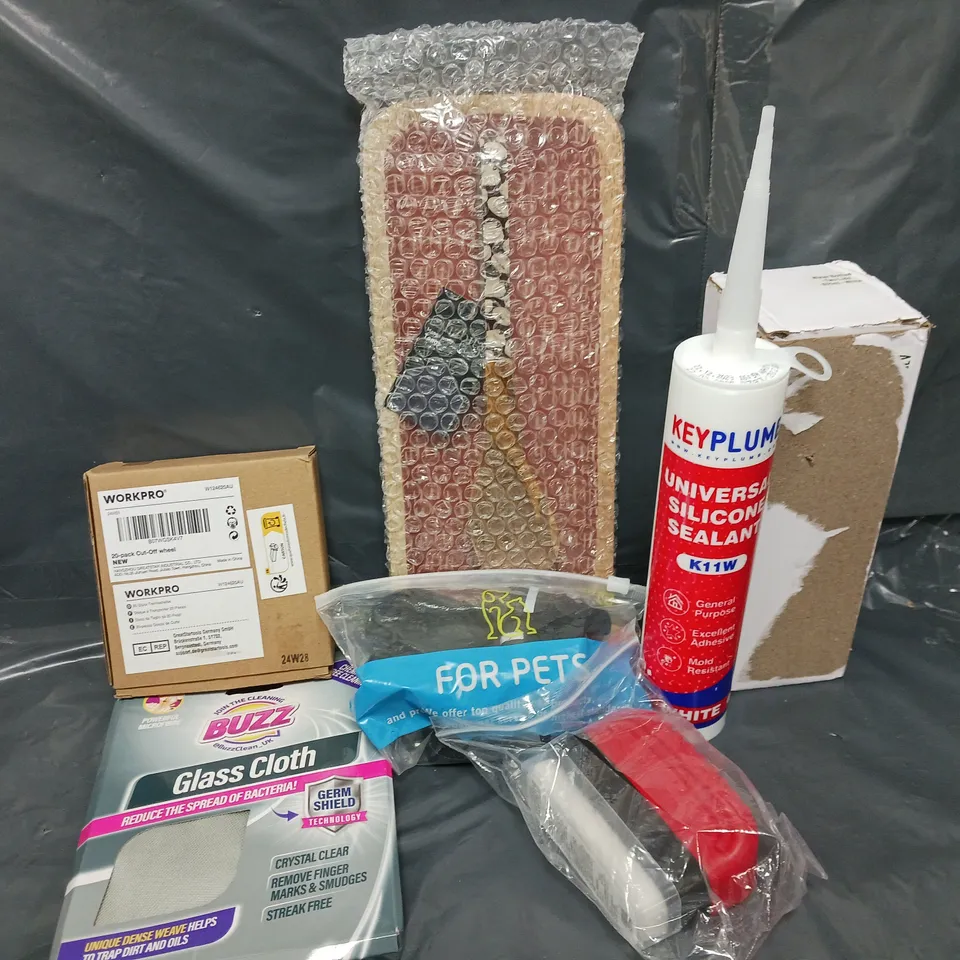 APPROXIMATELY 15 ASSORTED HOUSEHOLD ITEMS TO INCLUDE MANGO WOOD TONGS, WORKPRO CUT-OFF WHEEL, GLASS CLOTH, ETC