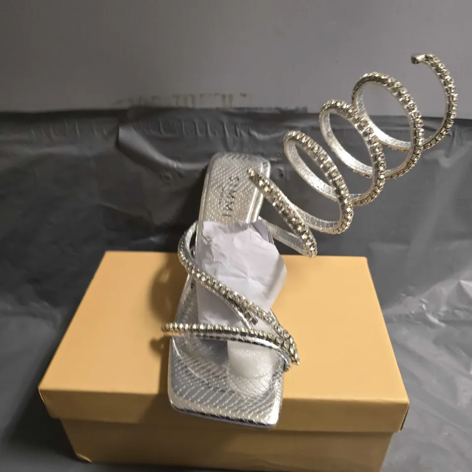 BOXED PAIR OF SIMMI'S LONDON SILVER SNAKE SHOE - UK SIZE 5