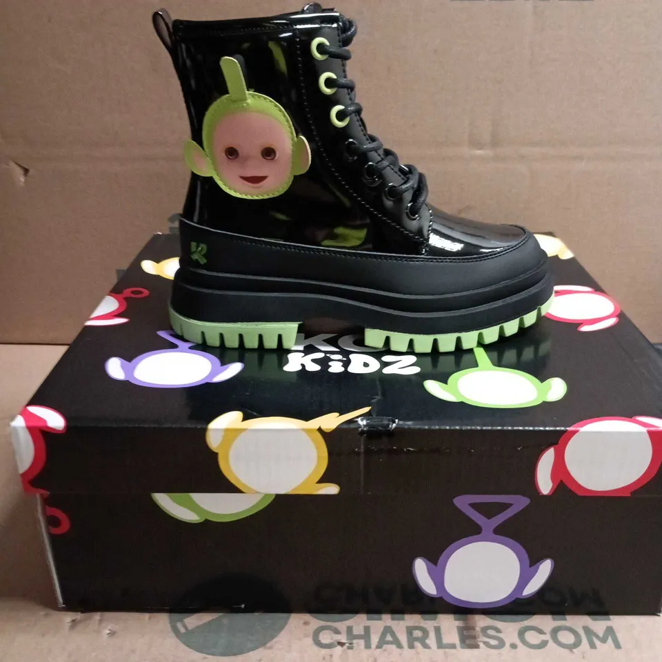 KOI KIDZ TUBBYTRONIC DISPY HEAD BOOTS BLACK AND GREEN SIZE 11