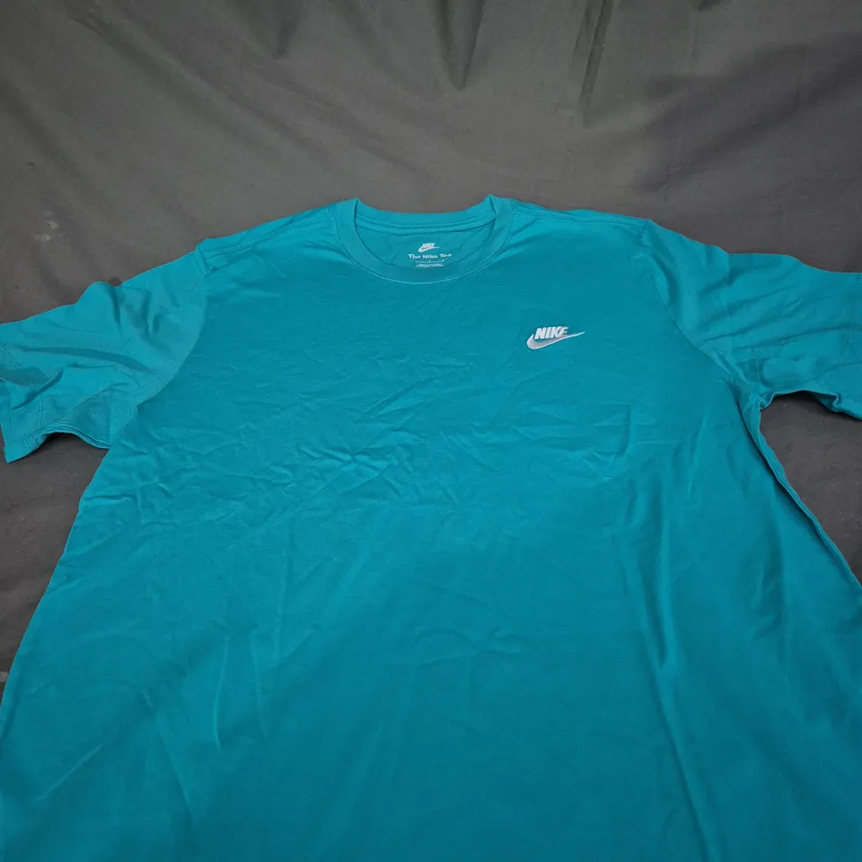 NIKE LOGO CASUAL T-SHIRT SIZE L 