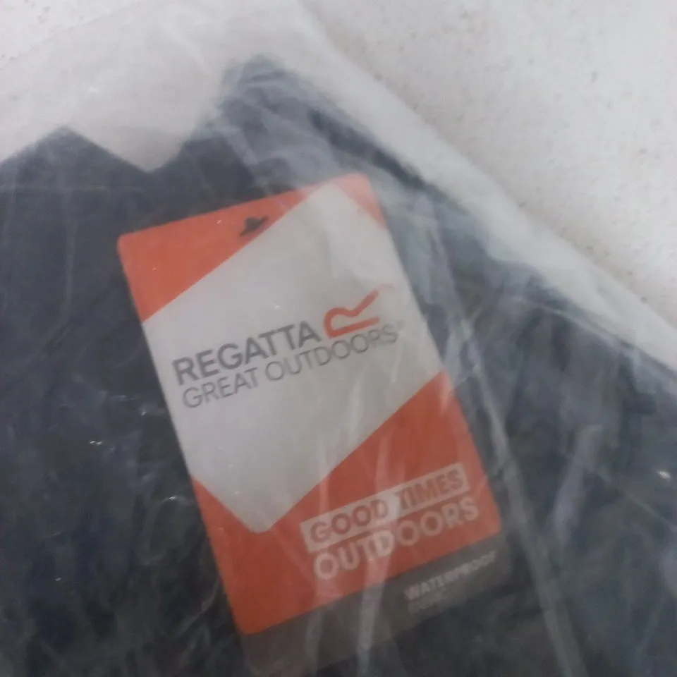 REGATTA GREAT OUTDOORS MEN’S WATERPROOF JACKET – UK M
