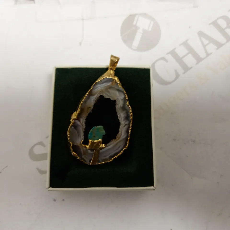 SWAROVSKI CRYSTAL STONE PENDANT WITH GOLD EFFECT DETAIL