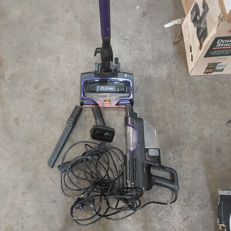 SHARK DUO CLEAN VACUUM CLEANER 