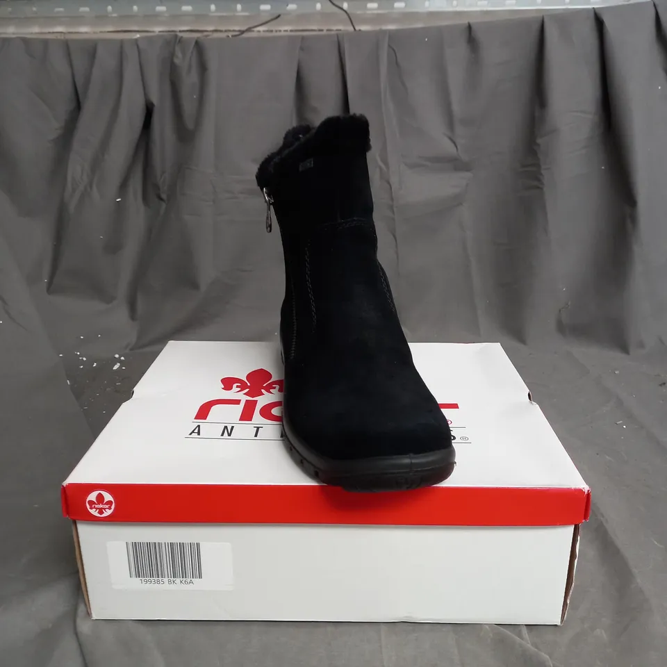 BOXED PAIR OF RIEKER CUFF DETAIL WATER RESISTANT BOOTS IN BLACK - SIZE 6.5