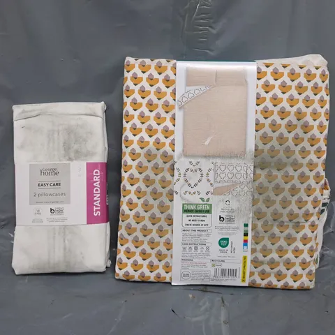 BOX OF APPROXIMATELY 10 ASSORTED HOUSEHOLD ITEMS TO INCLUDE BEDDING, CUSHIONS, ETC, IN VARIOUS STYLES, SIZES, AND COLOURS - COLLECTION ONLY