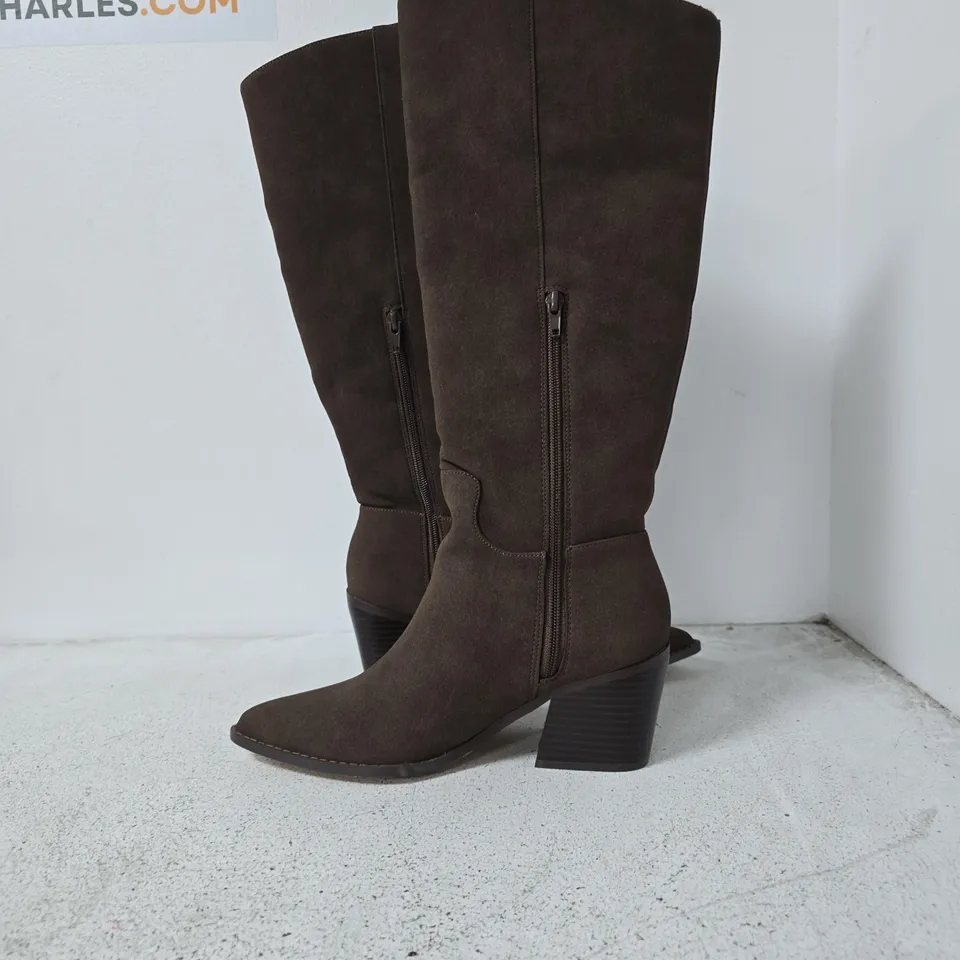 WOMEN'S BROWN SUEDE KNEE-HIGH BOOTS – UK 4