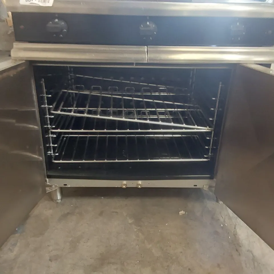 MOORWOOD MANITOWOC VULCAN ELECTRIC 900 RANGE COOKER WITH HOTPLATE TOP
