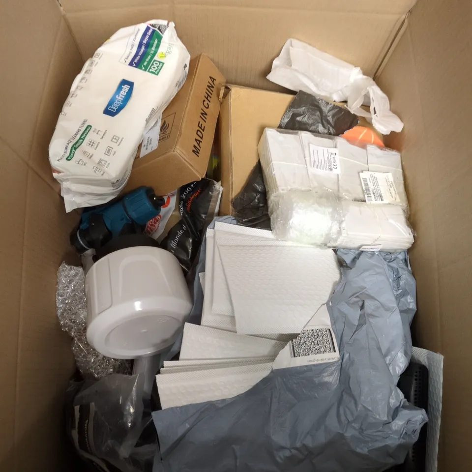 BOX OF APPROXIMATELY 15 ASSORTED HOUSEHOLD ITEMS