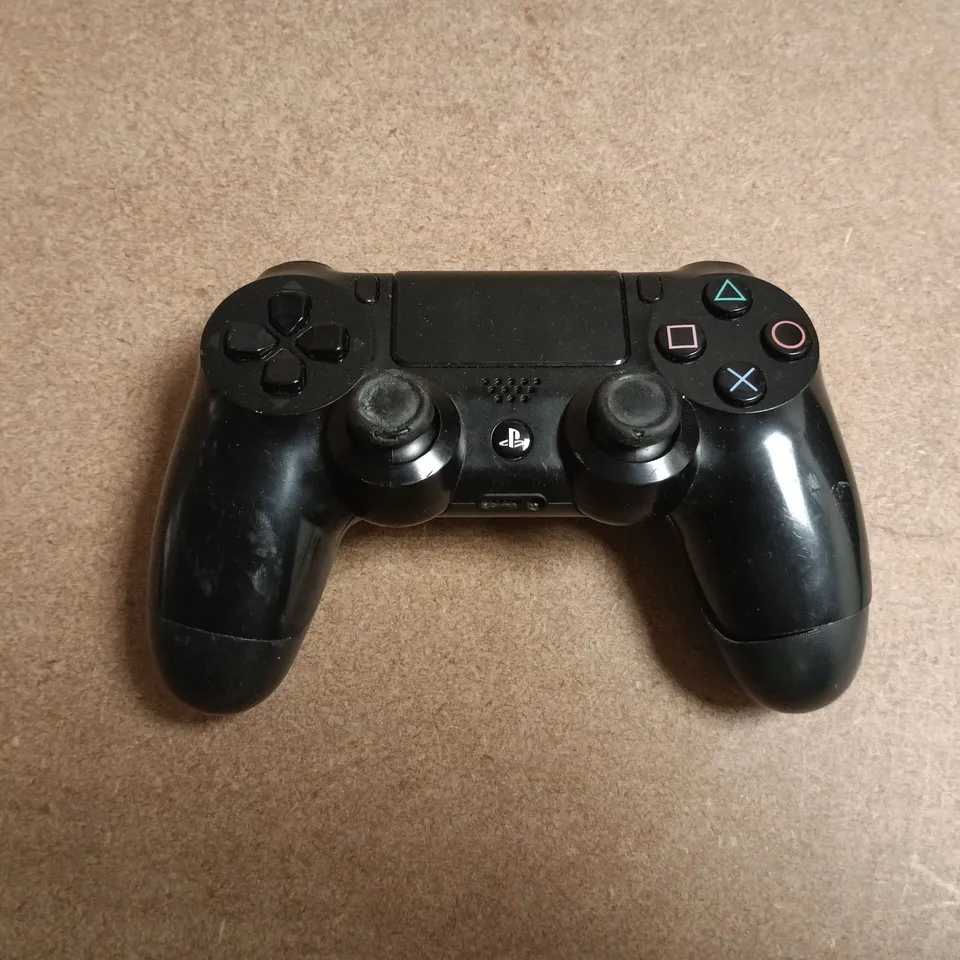 SONY PLAYSTATION 4 DUALSENSE WIRELESS CONTROLLER IN BLACK