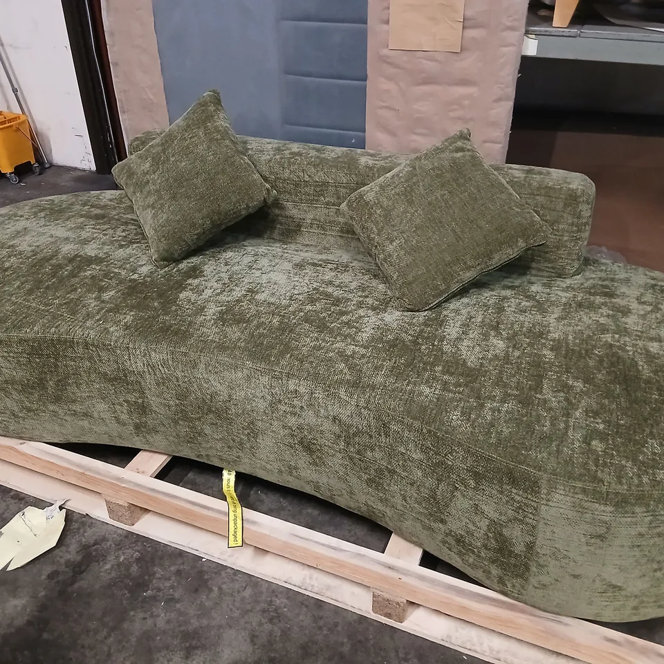 MODERN 240CM COMPRESSED HIGH DENSITY FOAM SOFA WITH 2 PILLOWS