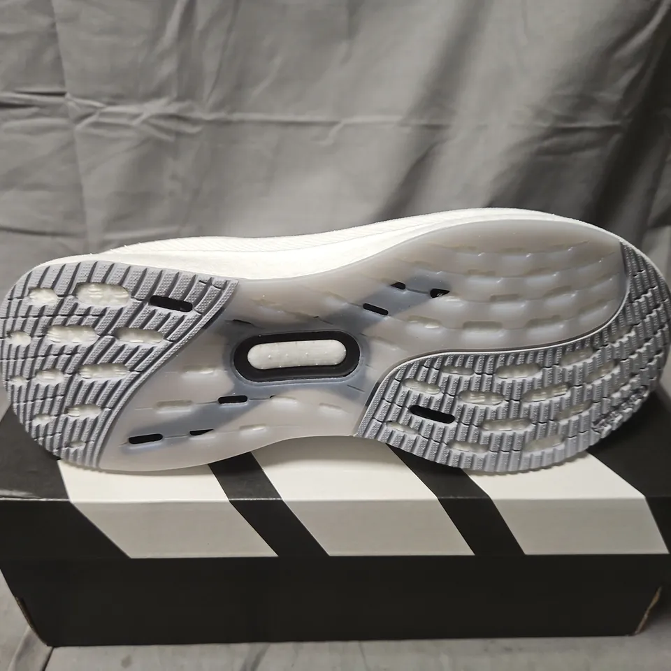 BOXED ADIDAS ULTRABOOST 5X RUNNING SHOES – BLACK/GREY WITH WHITE STRIPES, UK 8 (US 8.5)