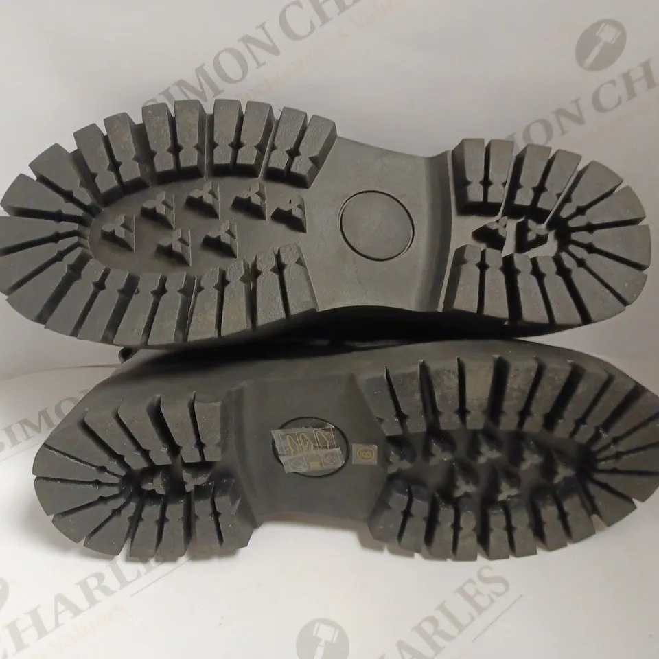 KOI VEGAN SHENRON MEN'S CHAIN BLACK LOAFERS - SIZE 9