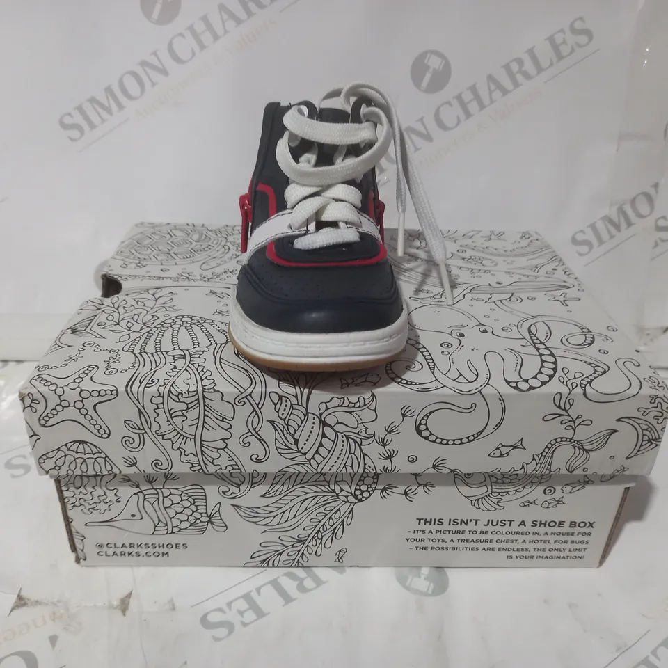 BOXED PAIR OF CLARKS FAWN PEAK INFANT SHOES IN NAVY UK SIZE 7