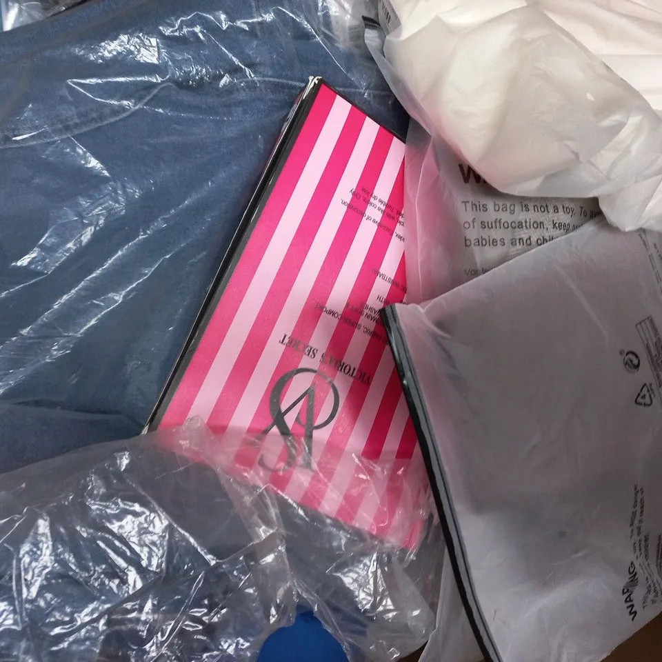 APPROXIMATELY 20 ASSORTED CLOTHING AND FASHION PRODUCTS IN VARIOUS STYLES AND SIZES - COLLECTION ONLY