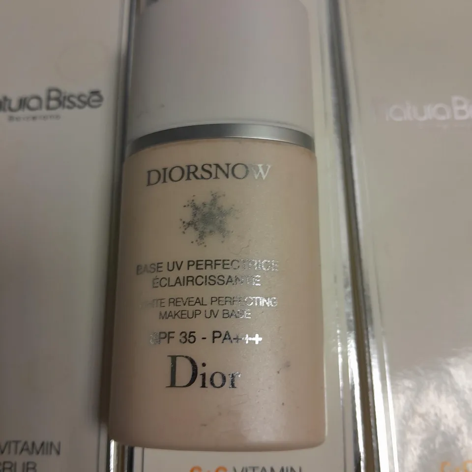 LOT OF 27 ASSORTED BEAUTY ITEMS TO INCLUDE NATURA BLISSE VITAMIN SCRUB, THE CURE TONER AND DIOR MAKEUP UV BASE