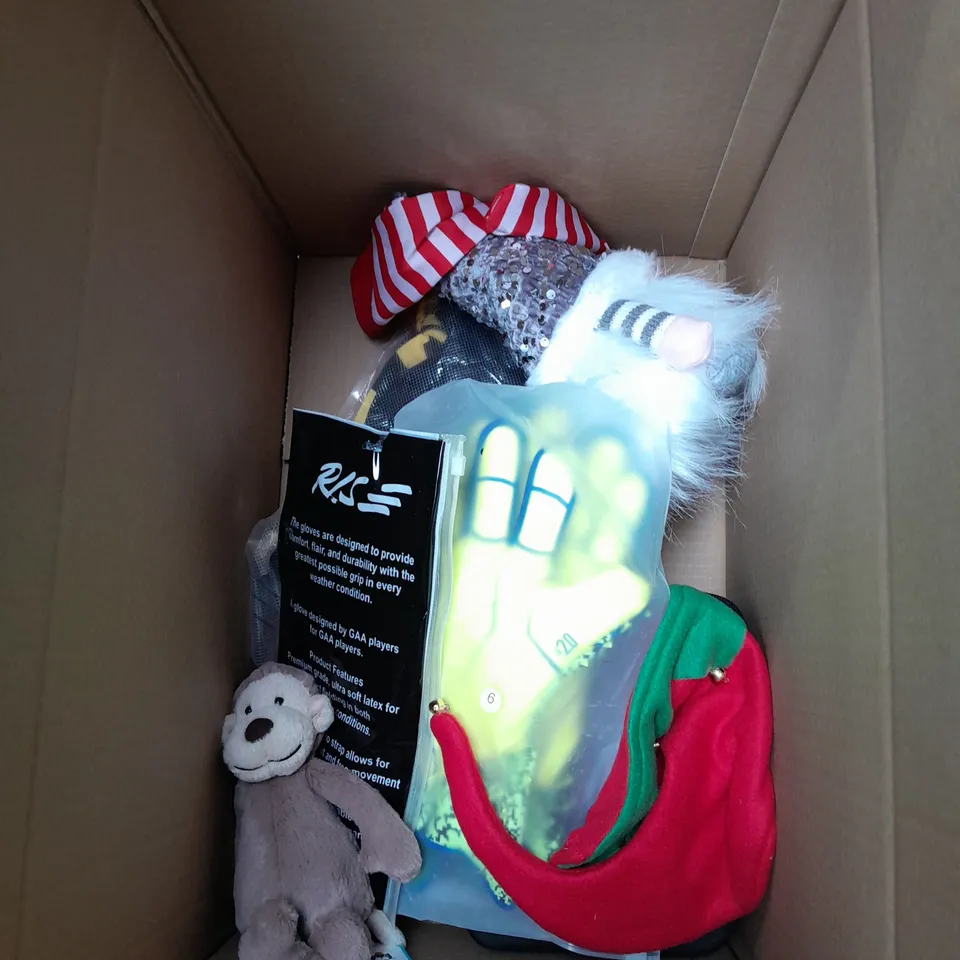 MEDIUM BOX OF ASSORTED TOYS AND GAMES TO INCLUDE TEDDIES, GAME BOUNCE AND WOODEN SPACE GAME