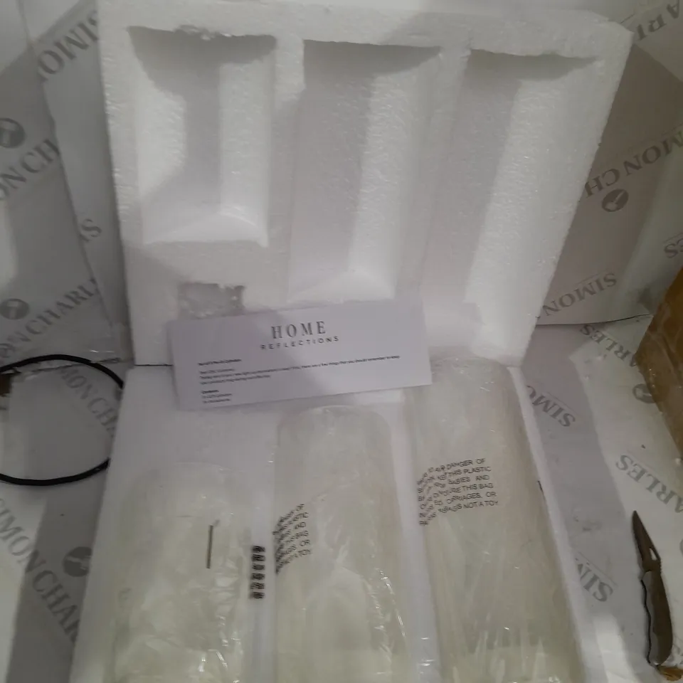 BOXED SET OF 3 LIGHT UP CANDLES