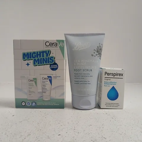 APPROXIMATELY 12 ASSORTED COSMETIC ITEMS INCLUDING VARIOUS MAKES AND BRANDS - COLLECTION ONLY