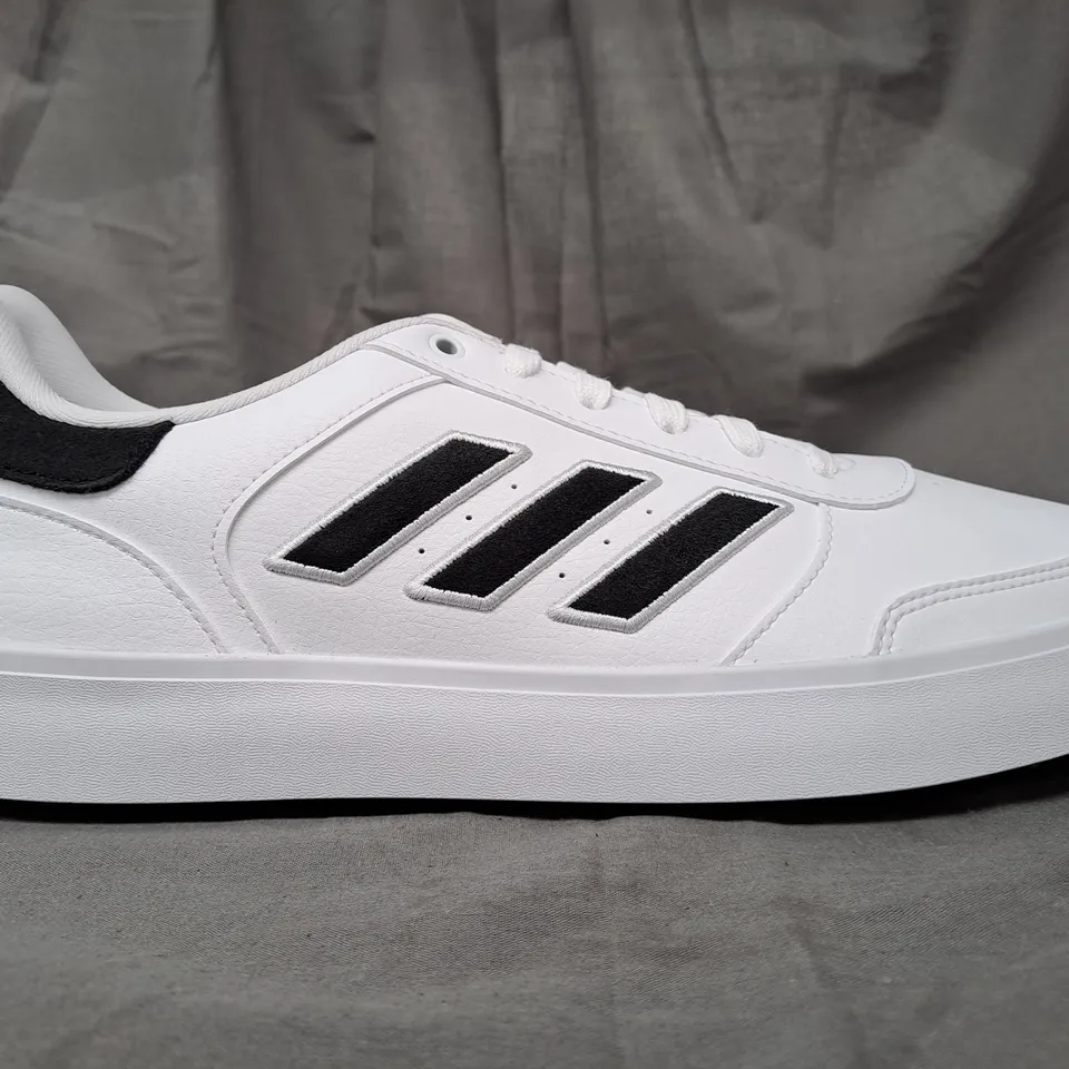 BOXED PAIR OF ADIDAS RETROCROSS GOLF SHOES IN WHITE/BLACK UK SIZE 11