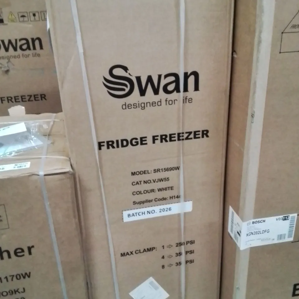 BOXED SWAN SR15690W 48CM WIDE, 144CM HIGH, 50/50 SPLIT COMPACT FRIDGE FREEZER - WHITE