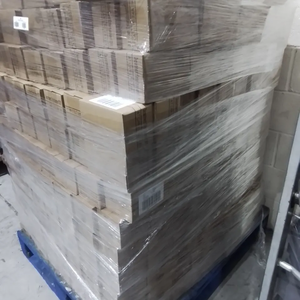 PALLET CONTAINING A LARGE QUANTITY OF BRAND NEW 0.9M CAR CHARGERS MADE FOR IPHONE