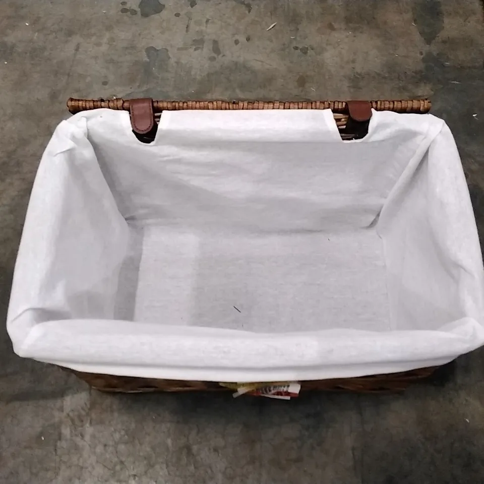 ARTHUR CAMERON RECTANGULAR WICKER STORAGE BASKET WITH LID AND REMOVABLE LINING