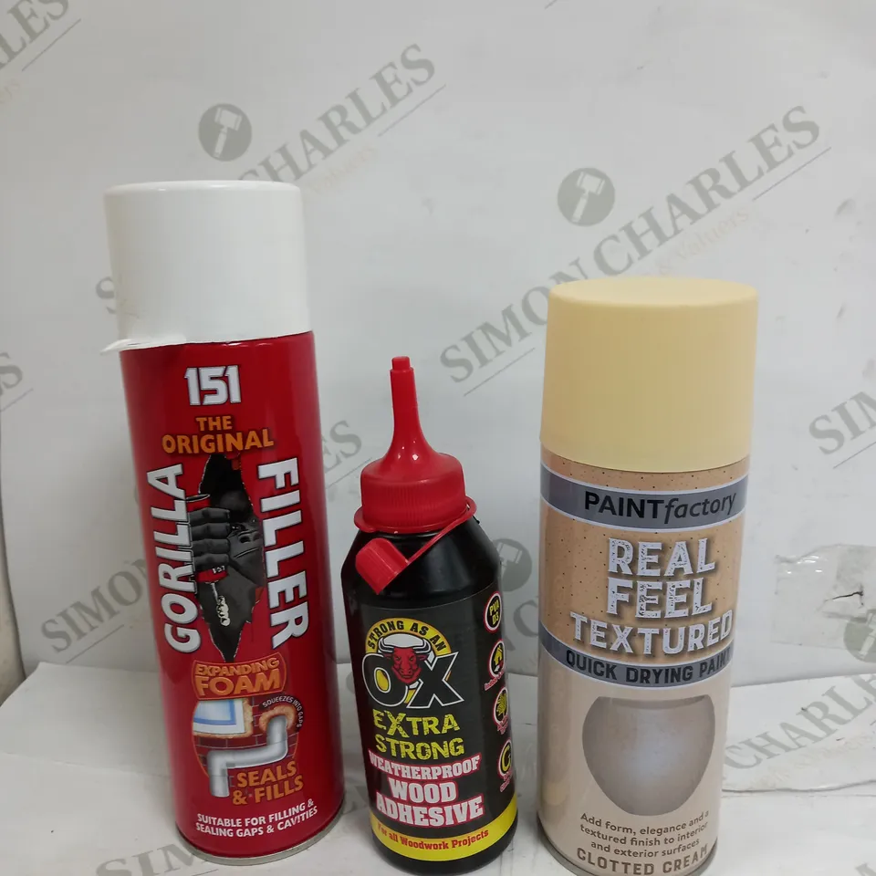 BOX OF APPROXIMATELY 20 ASSORTED ITEMS TO INCLUDE SPRAY PAINT, WOOD ADHESIVE, GORILLA FILLER ETC