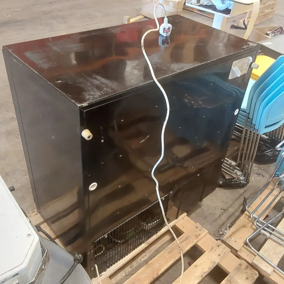 COMMERCIAL BAR COOLER - WD-210FBS