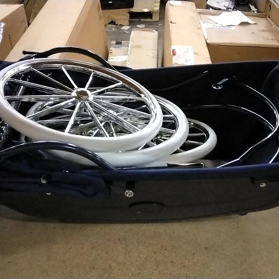 BELLA ROSA PREMIUM NAVY CARRIAGE DOLL PRAM  RRP £129.99