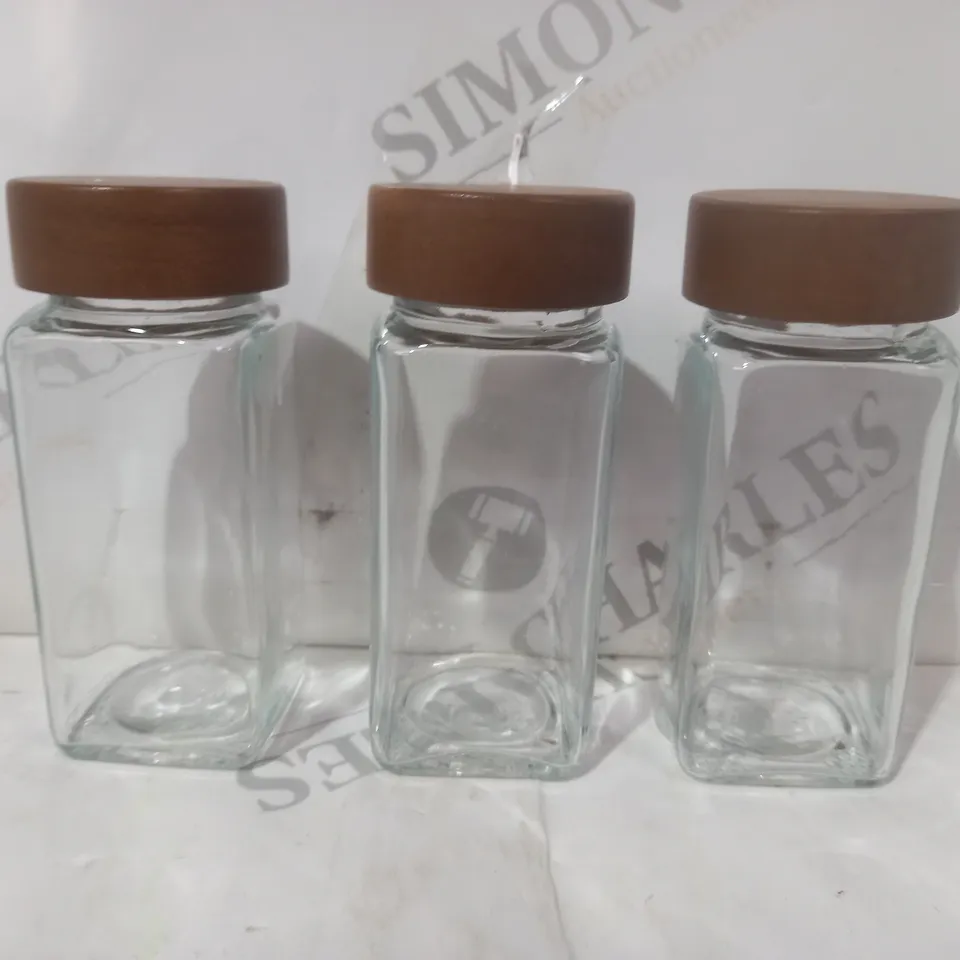 BOXED SET OF 12 UNBRANDED ACACIA WOODEN LID GLASS SPICE JARS (120ML)