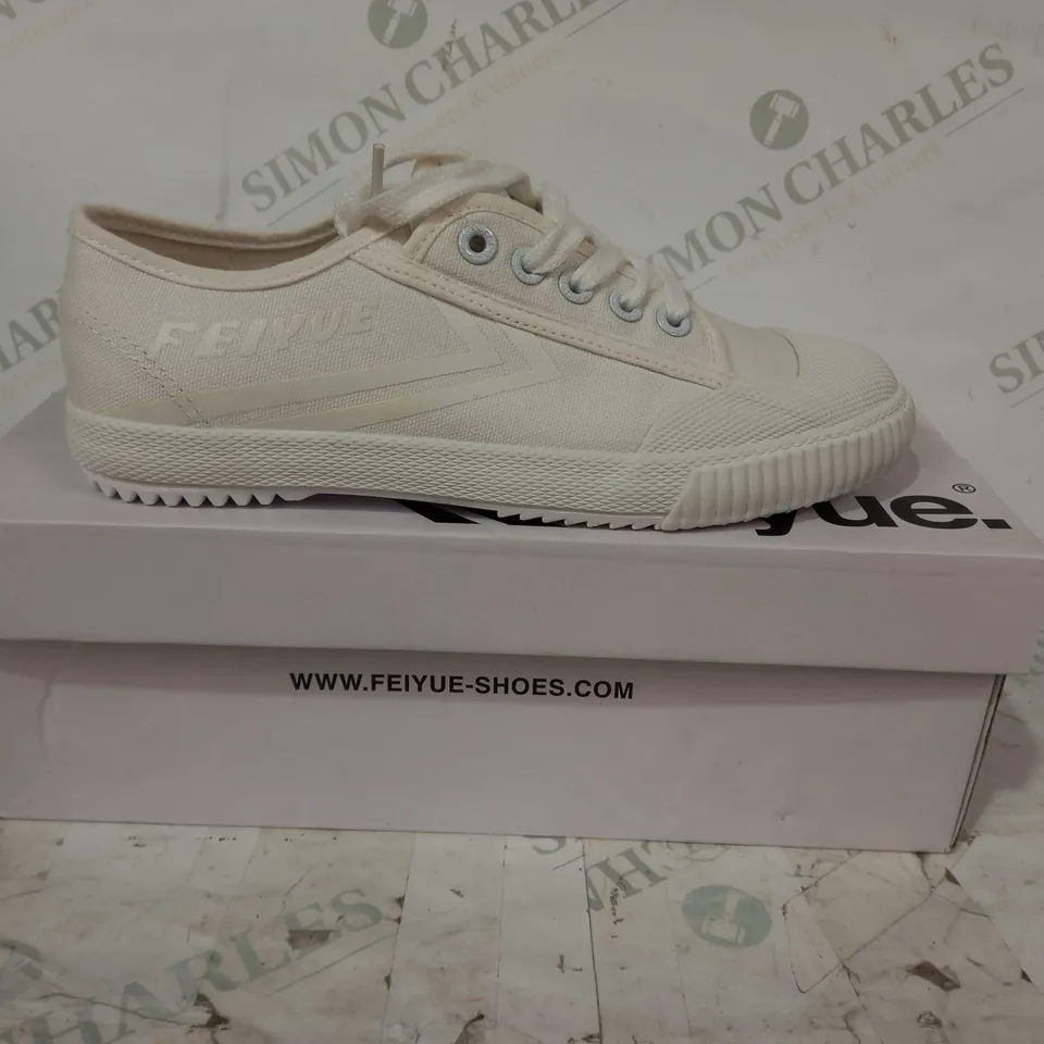 BOXED PAIR OF FEIYUE CANVAS SHOES IN OFF WHITE UK SIZE 3