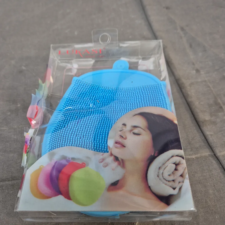 BOX OF 20 ASSORTED FACE AND BODY SCRUBBING BRUSH