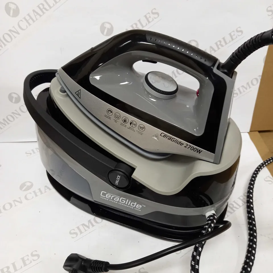 TOWER CERAGLIDE 2700W STEAM GENERATOR IRON
