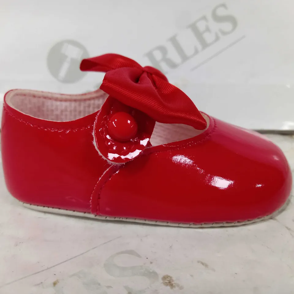 BOXED PAIR OF BABAN BABY SHOES WITH BOW IN RED UK SIZE 1