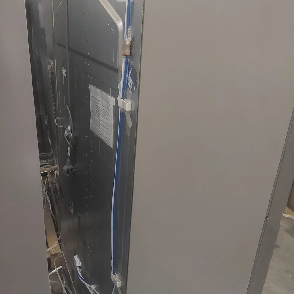 LG UVNANO GSLD80PZRD AMERICAN-STYLE SMART FRIDGE FREEZER - SHINY STEEL