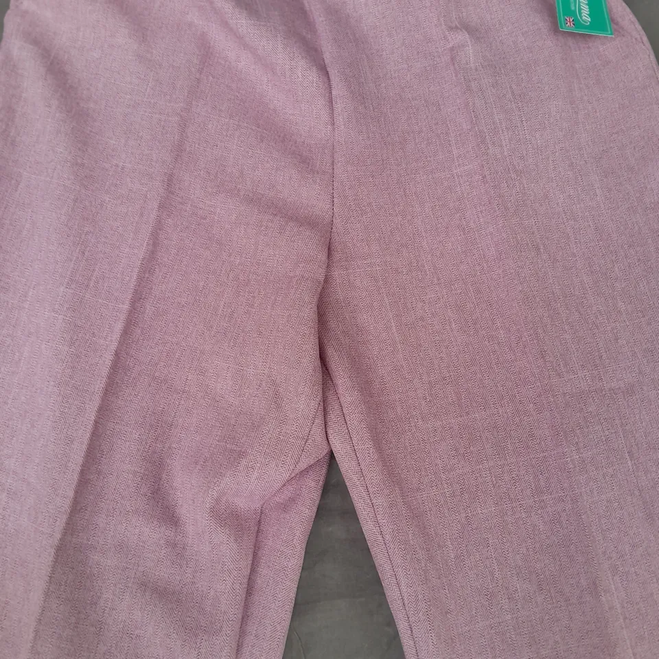 EMMA LONDON TROUSERS IN PINK SIZE 18