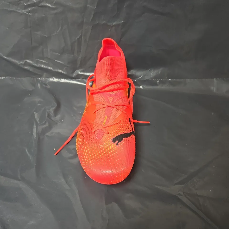 UNBOXED PAIR OF PUMA FUTURE 7 BOOTS IN BRIGHT PINK - UK 8.5