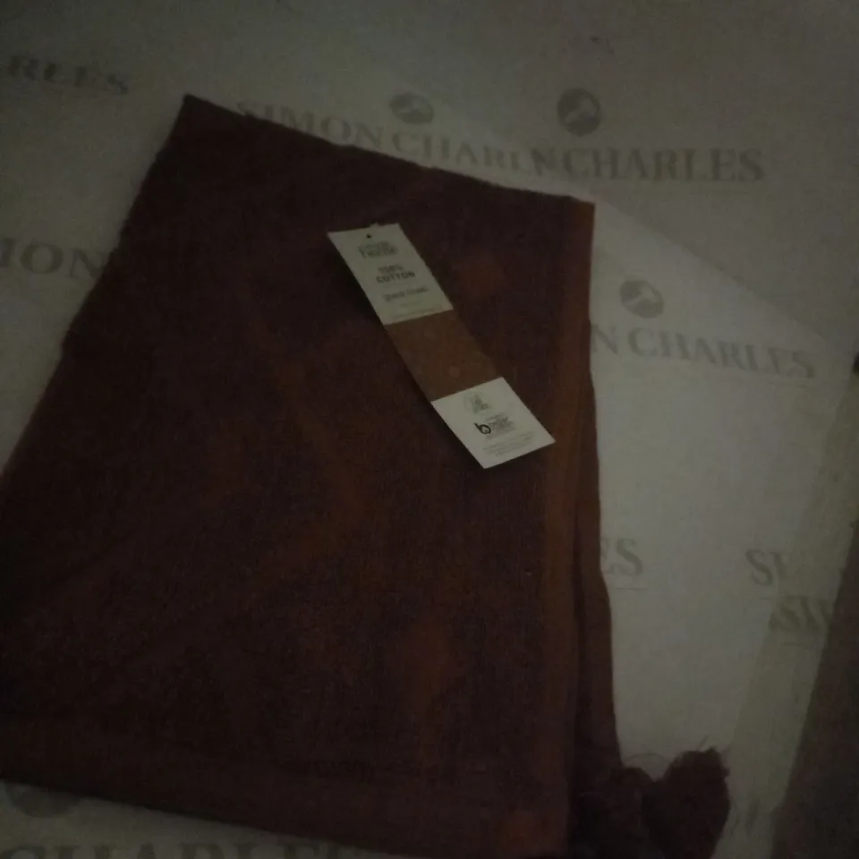 LOT OF 48 GUEST TOWELS 100% COTTON 40CM X 60CM