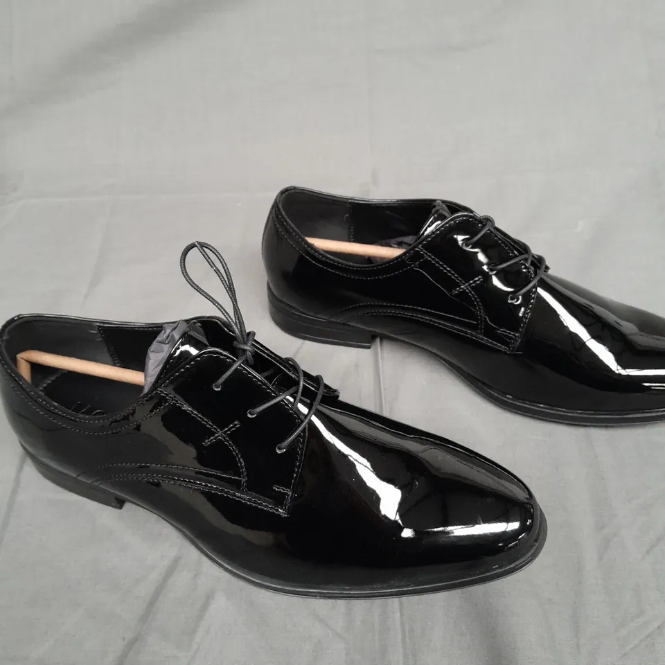BOXED PAIR OF MOS MAYFAIR BLACK DRESS SHOES SIZE UK 10 