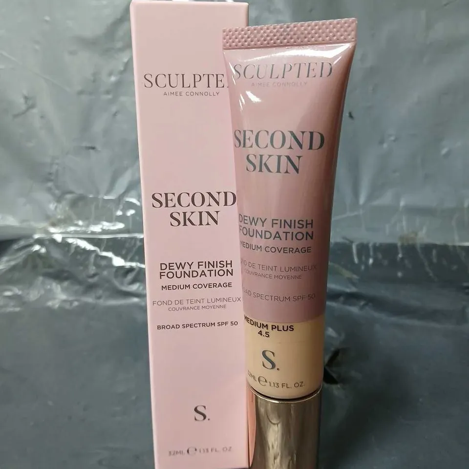 6 BOXED SCULPTED AIMEE CONNOLLY SECOND SKIN DEW FINISH FOUNDATIONS IN MEDIUM PLUS 4.5 (6X32ML)