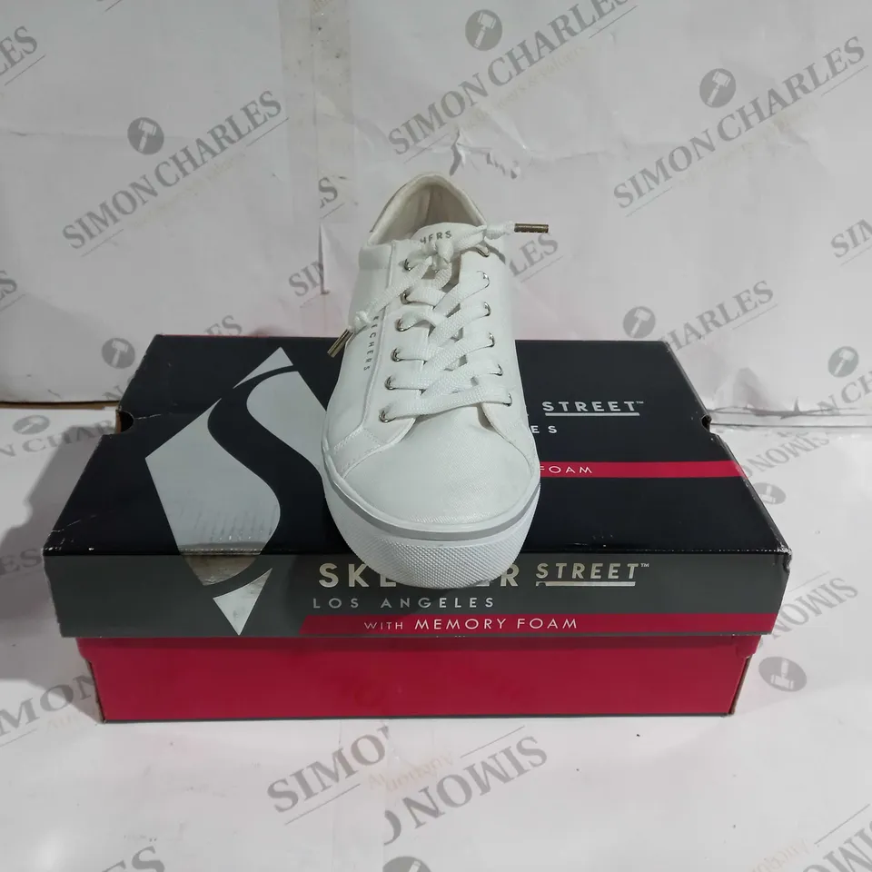 BOXED PAIR OF SKECHERS STREET SHOES WHITE UK SIZE 7