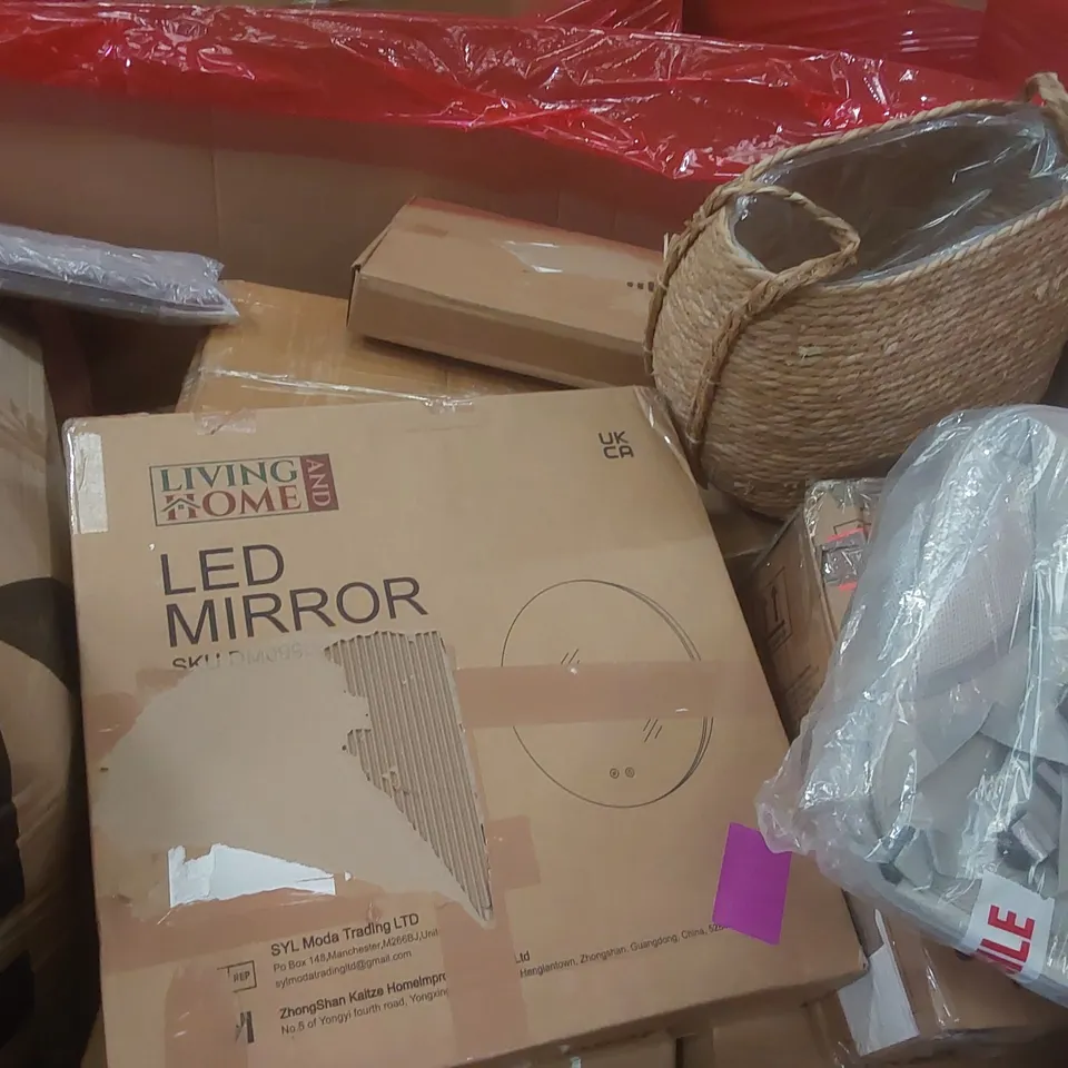PALLET CONTAINING A VERY LARGE QUANTITY OF ASSORTED ITEMS INCLUDING: FOLDING SHOPPING TROLLEYS, BACKPACK, LED MIRROR, BASKET ECT